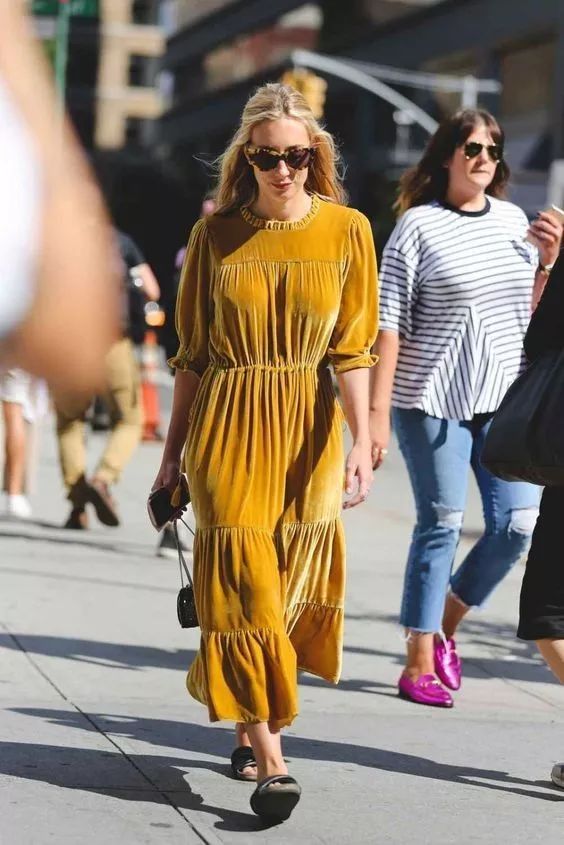 秋天穿丝绒太美太高级了 (轻薄高级的丝绒质地太讨人喜欢了)