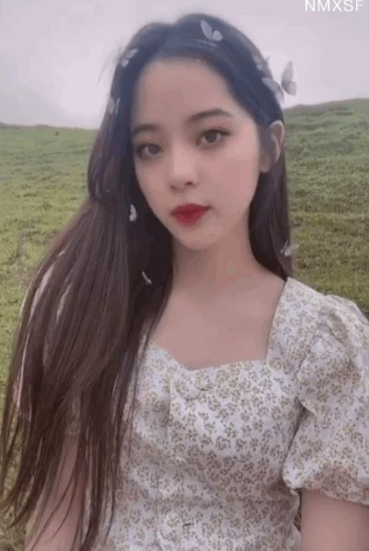 欧阳娜娜真女神轻松驾驭各种穿搭,欧阳娜娜小众品牌裙子