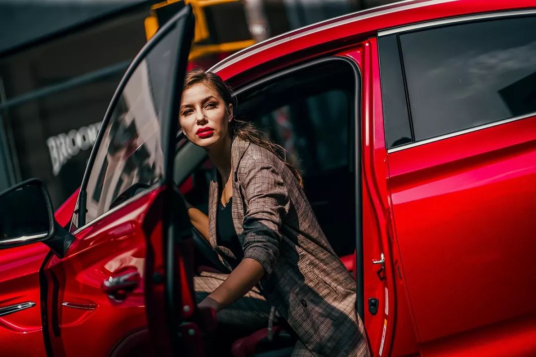 爱车流水槽怎么清理,汽车排水孔堵塞渗水还能继续开嘛