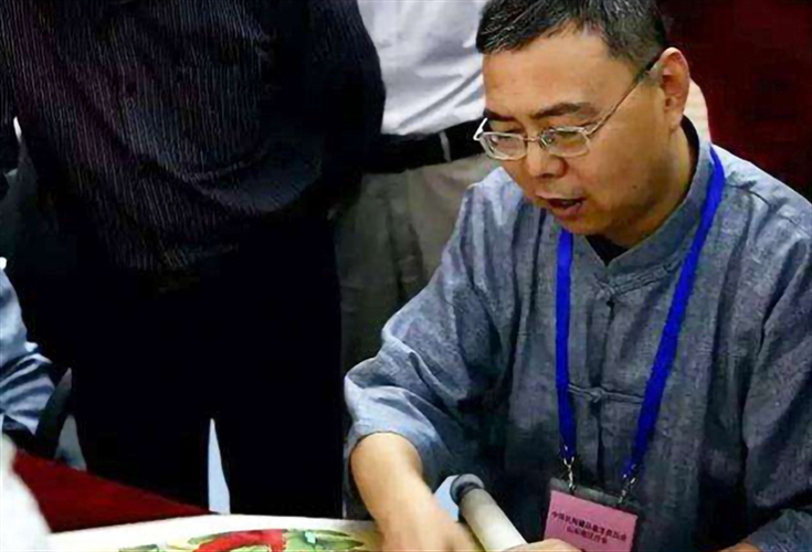 男子800元买一套古画，怕被骗找专家鉴定，专家：这是齐白石真迹