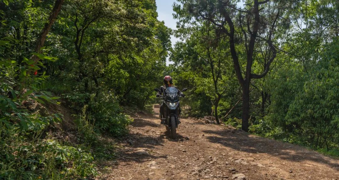 23款无极650ds摩旅西藏视频,恶劣路况