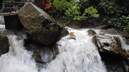 九华山荣玺庄园温泉度假酒店夜景,九华山荣玺庄园温泉度假酒店介绍