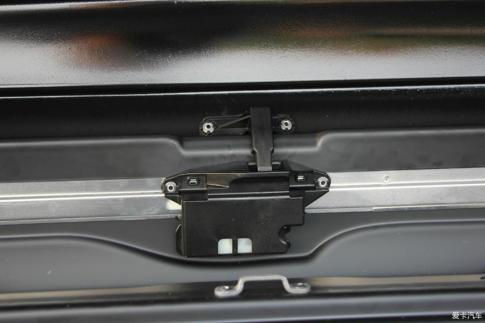 大熊的“书包”——THULE/拓乐灵动800车顶行李箱！