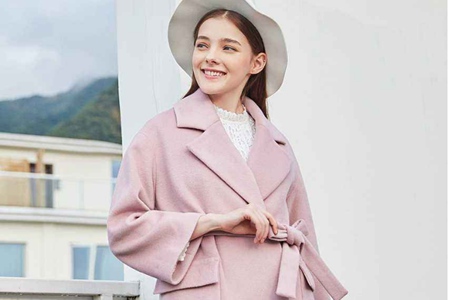 系风衣腰带单蝴蝶结的方法慢动作,风衣腰带的蝴蝶结怎么打的视频