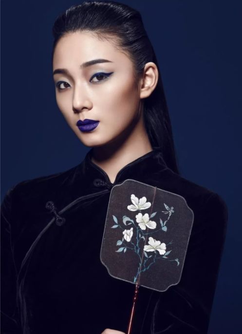 故宫口红枫叶红试色,故宫口红和花西子口红