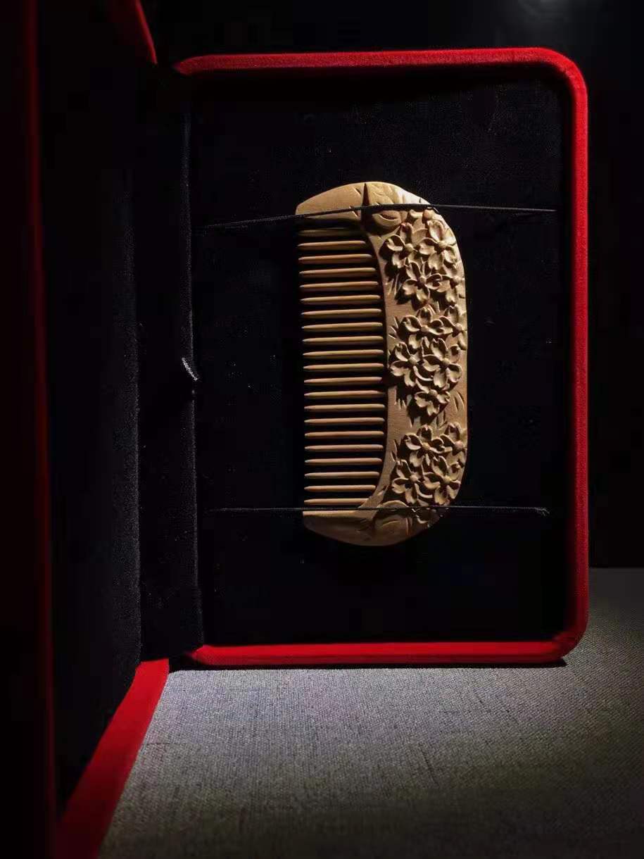 一把木梳，陪你青丝至白发