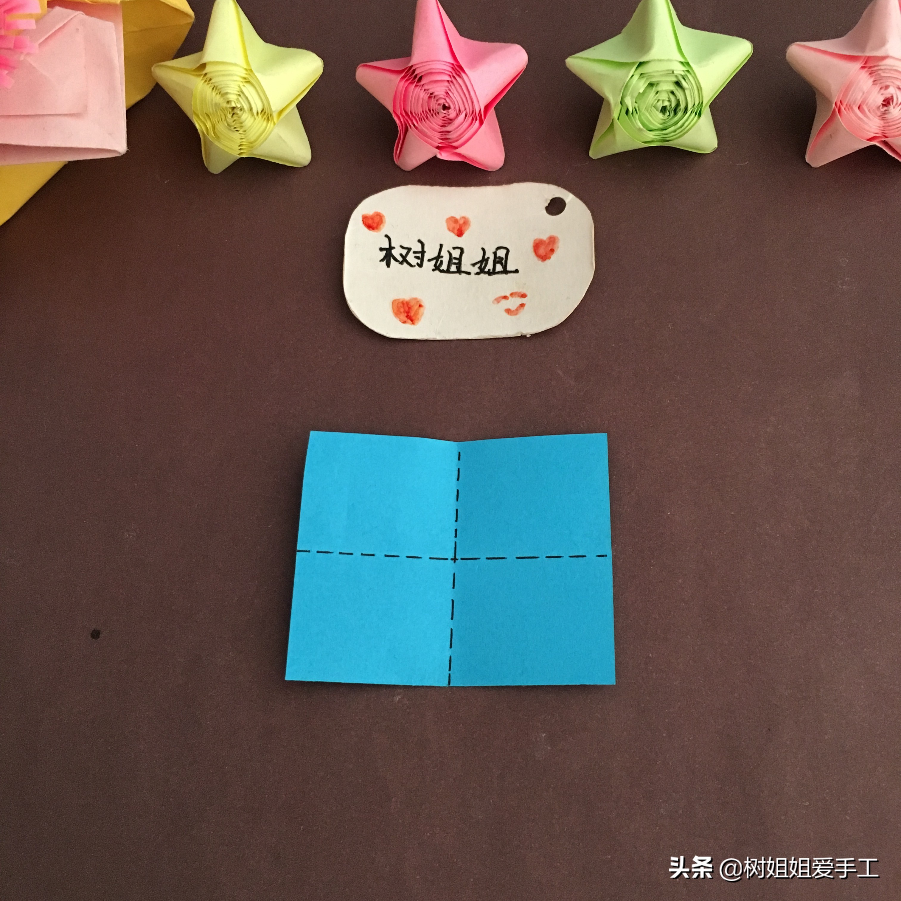 正方形折纸折灯笼慢动作,许多正方形折纸灯笼