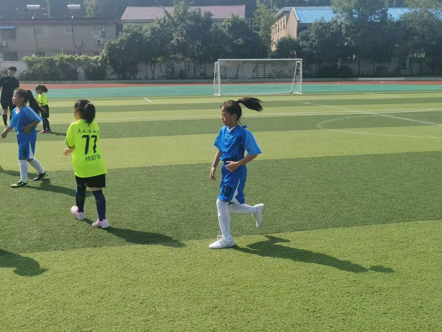 2021光彩市长杯小学足球比赛视频,转动足球