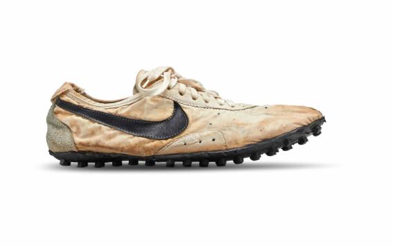 耐克最贵的鞋子登月,全球最贵的耐克鞋