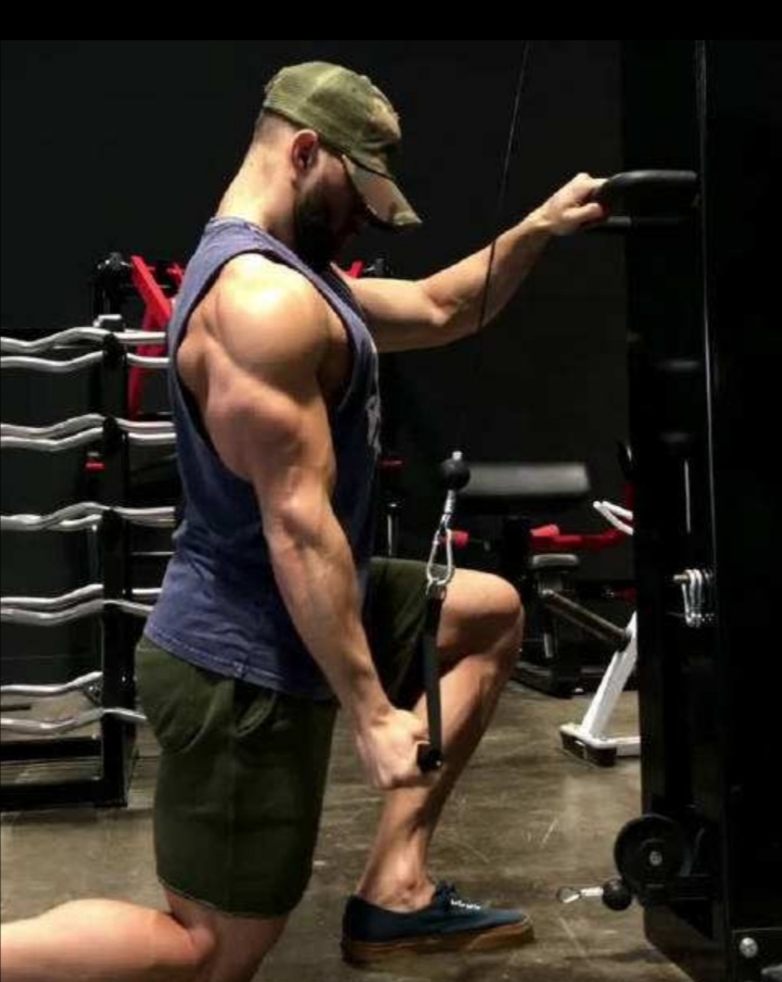 练肱三头肌会使手臂更粗吗,肱三头肌细怎么变粗