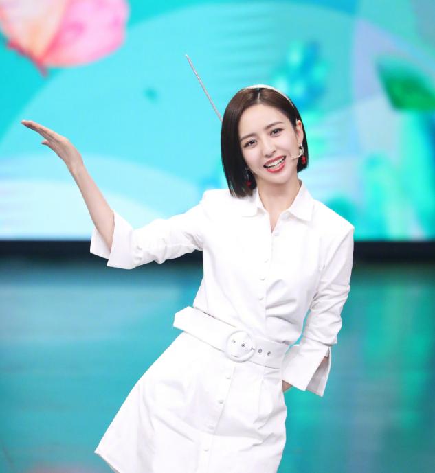 人像对着镜子怎么拍照才好看,如何对着镜子拍出超好看的脸照