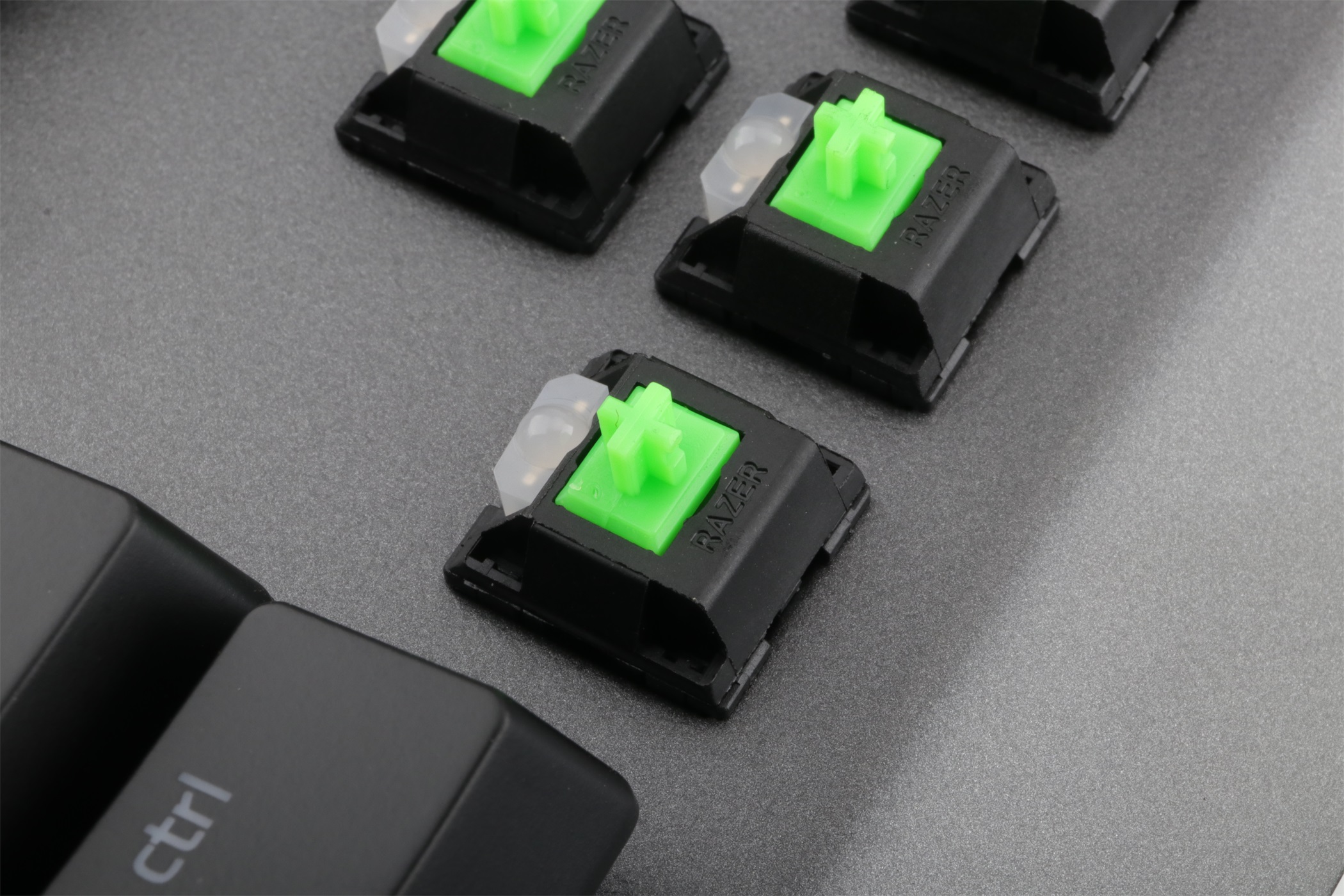 雷蛇黑寡妇怎么改色,雷蛇黑寡妇x竞技幻彩版