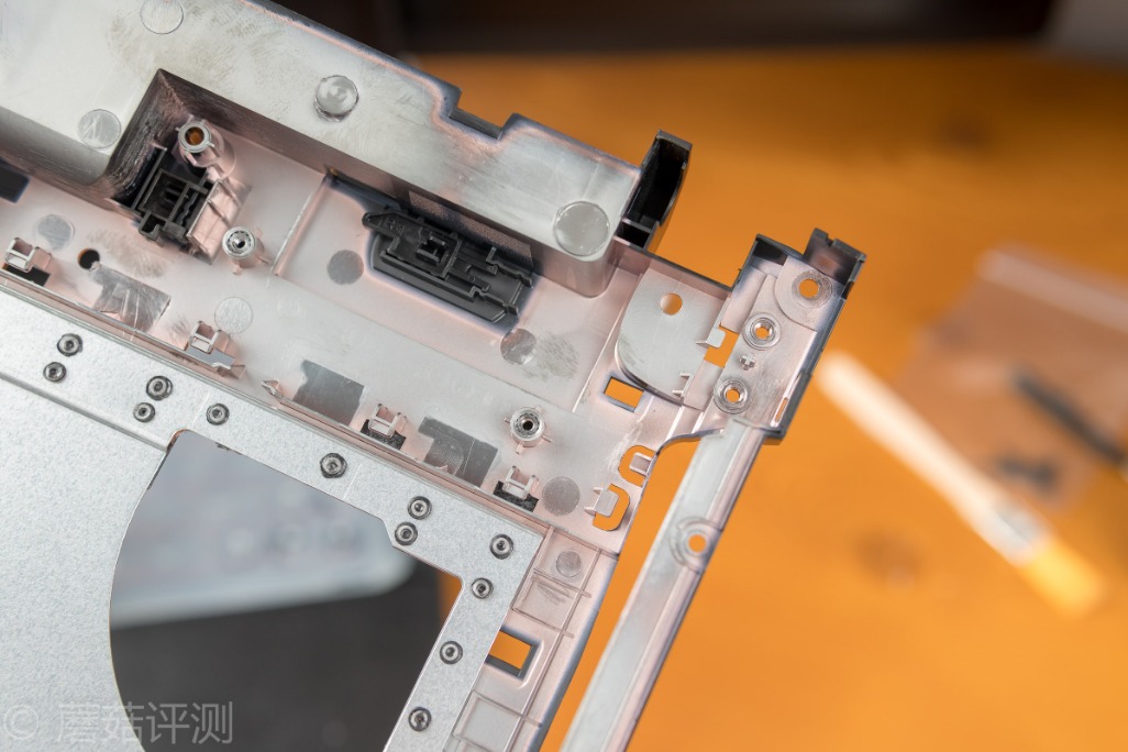 联想y400转轴坏了修理,转轴坏了换a壳手工费多少