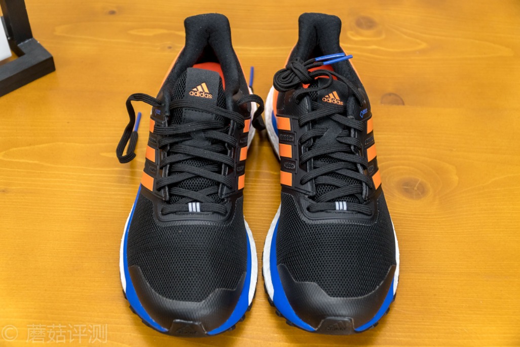 阿迪ultraboost22黑蓝,阿迪supernova和ultraboost