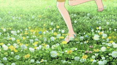 宝宝光脚防着凉,家长做幼儿小脚丫