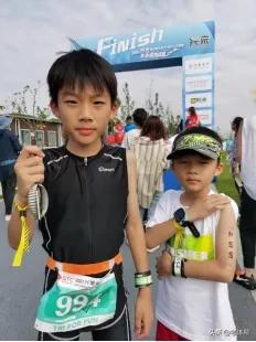 小小年纪练出腹肌还能长高吗,小小年纪怎么练出腹肌