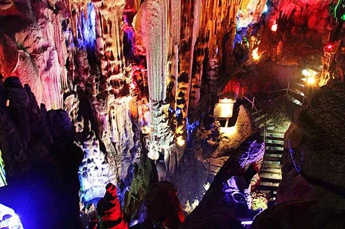 红叶热情似火,金铙胜景如画在醉美的季节遇见你!