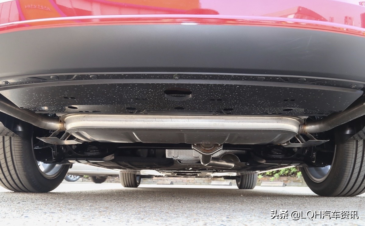 9.99万昂克赛拉可以自己加的配置,5万2千8的昂克赛拉