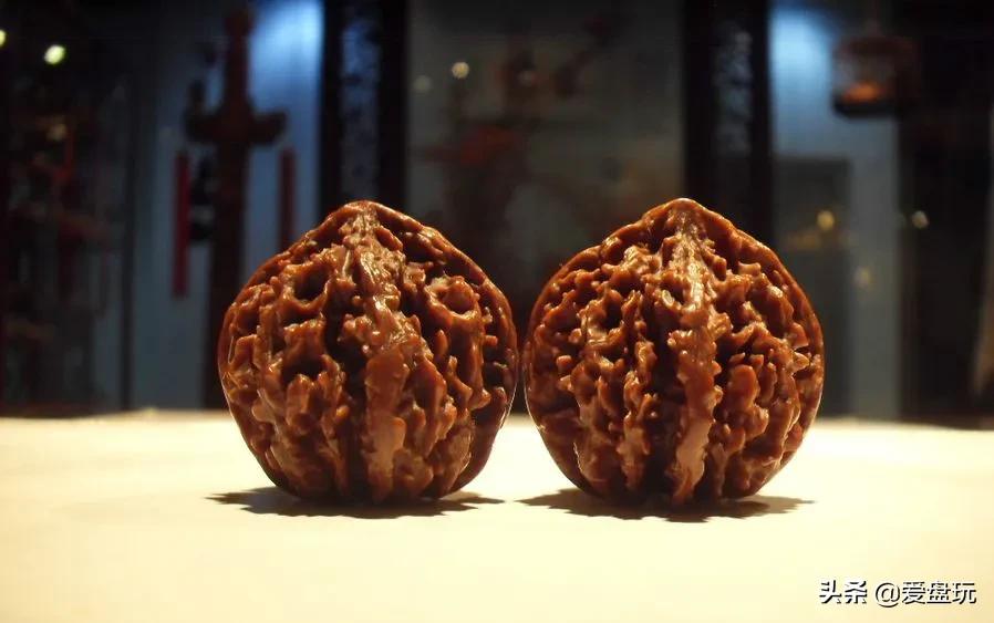 它是核桃圈的“虐手扛把子”，敢上手盘的，都是铁汉子