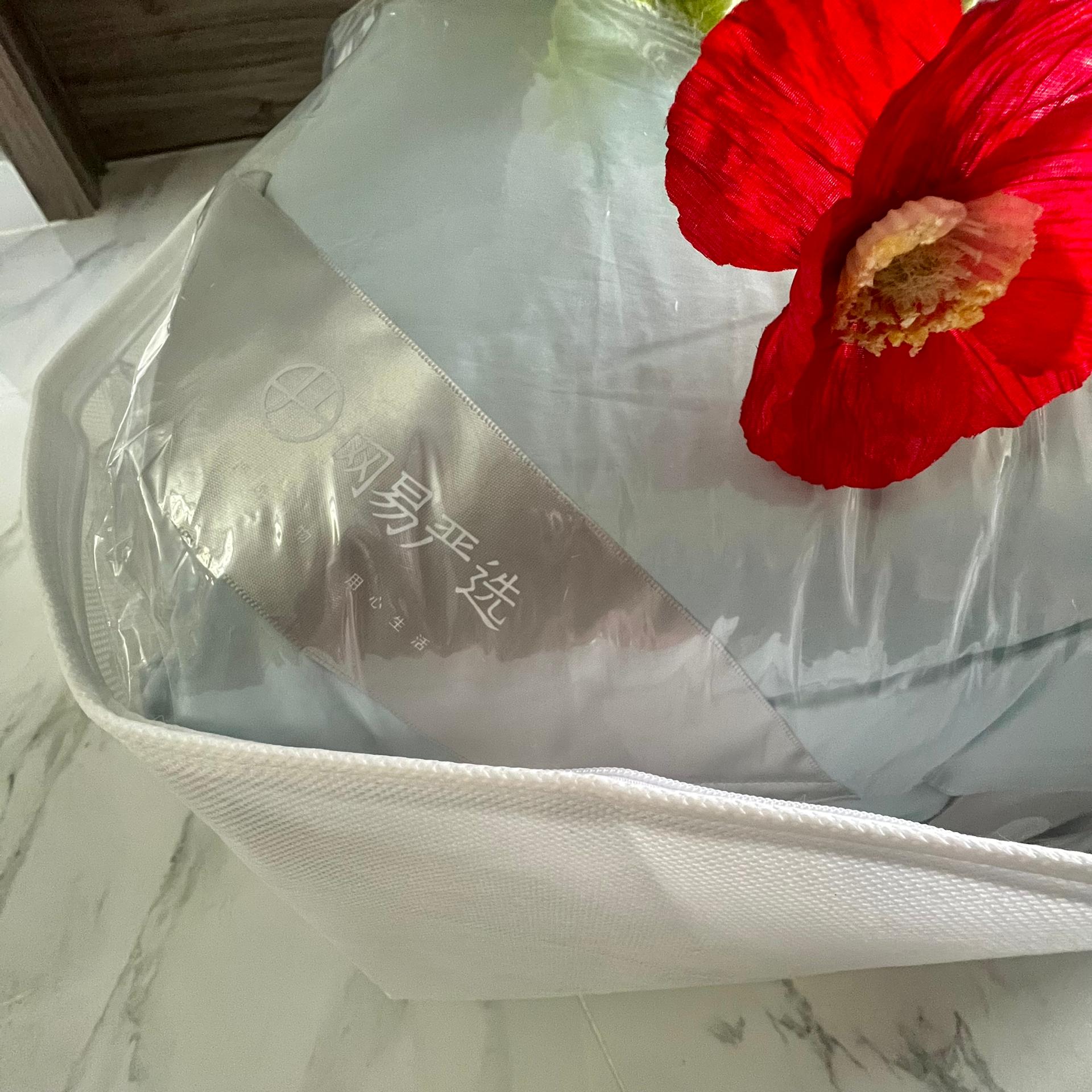 冬天需要一件暖心的外套,冬季白鹅绒被子