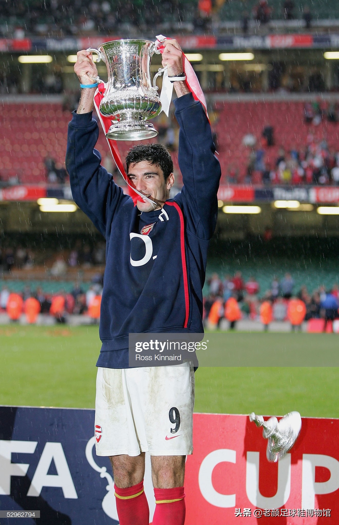 悲伤笼罩,悲伤笼罩巴黎