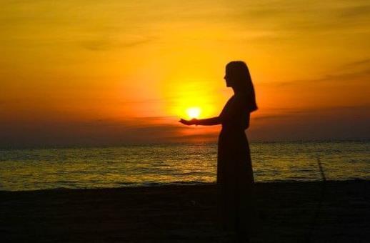 很强势的女人活得累,相处起来累的女人