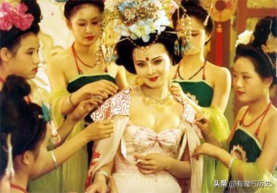 唐玄宗专宠杨贵妃之谜,唐玄宗为什么钟爱杨贵妃