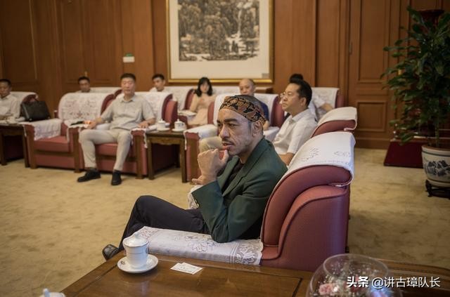 奥巴马亲弟弟在中国娶妻生子,奥巴马他兄弟定居在中国吗