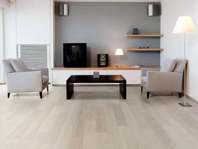 复合地板深色和浅色哪个好看,装修时选择地板都有哪些优缺点
