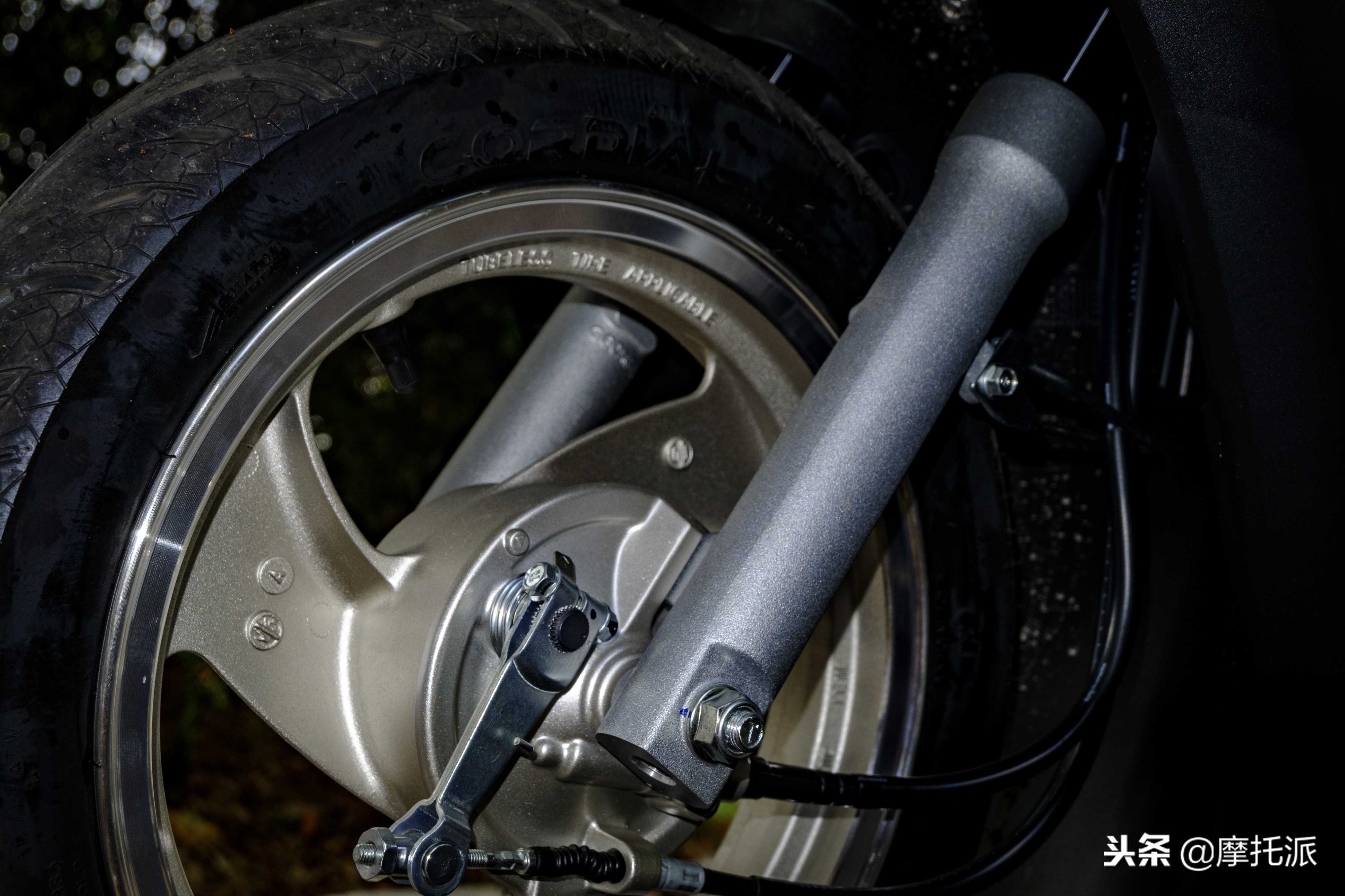 五羊本田新喜鲨125落地价,五羊本田喜鲨125摩托车落地多少钱