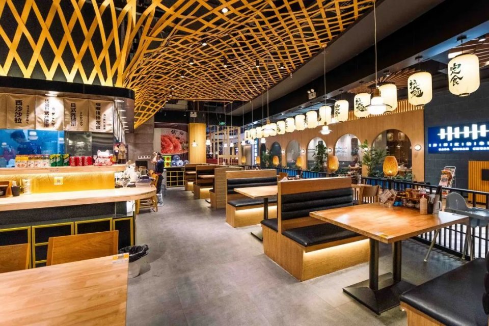 汤底浓郁的汤面,汤底浓厚