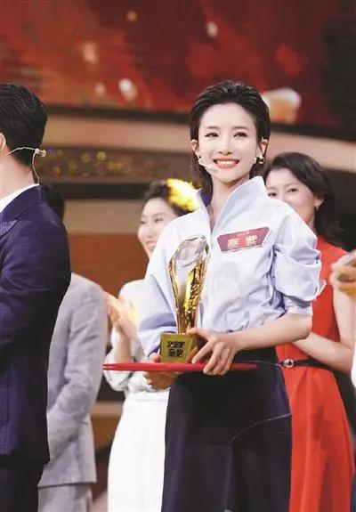 倪萍任鲁豫李思思撒贝宁马凡舒,倪萍李思思撒贝宁任鲁豫谈春晚