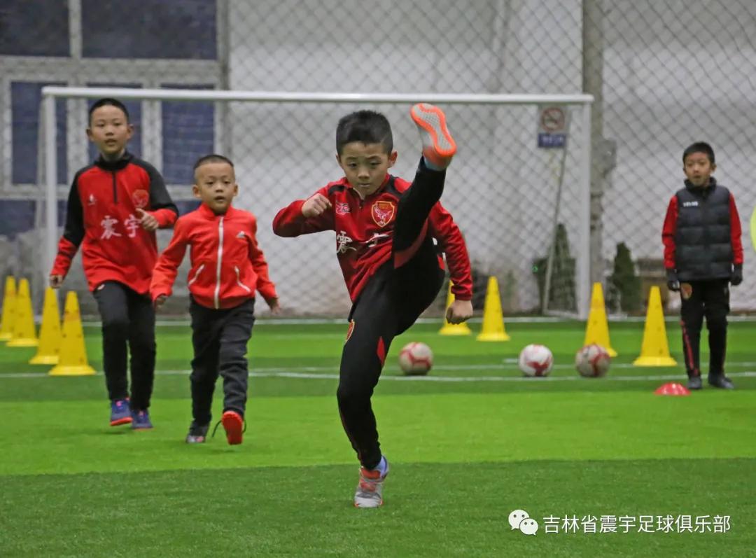 新奇之余,皆是寄望——震宇足球进驻农博园搏一搏室内足球场