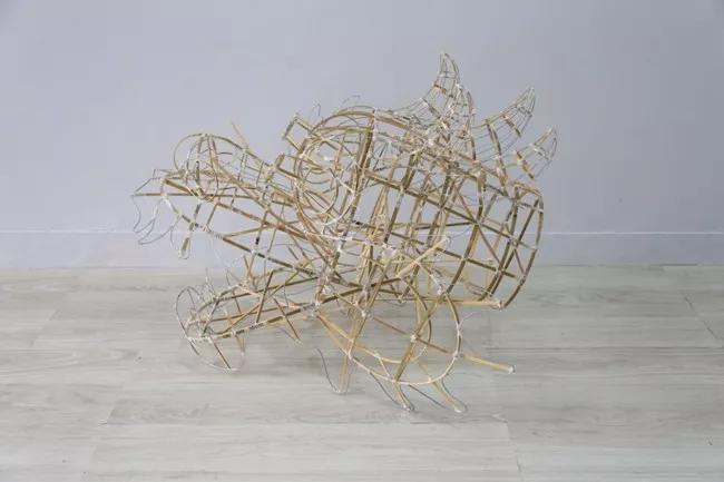 中国人烧给死人的纸扎，登上巴黎设计周，还被法国的博物馆收藏？