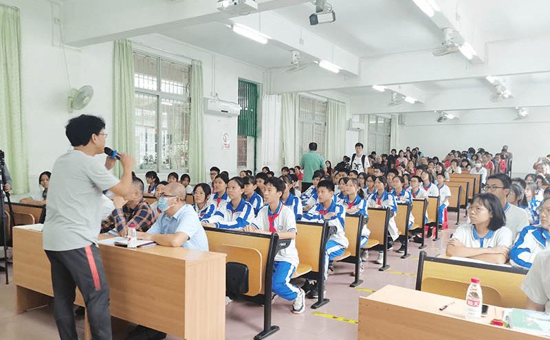 体育精神的演讲,体育公益讲座视频