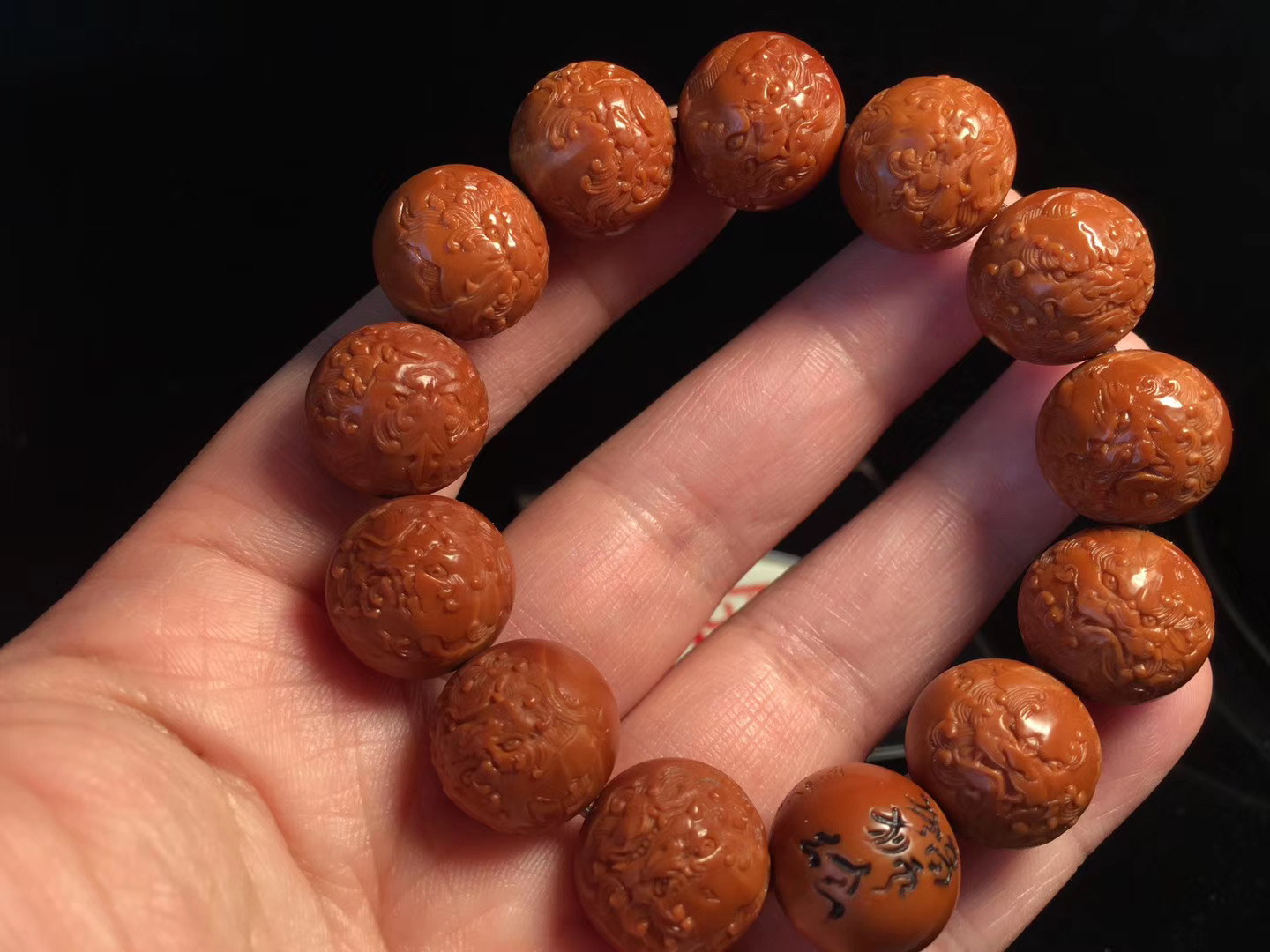 橄榄核雕打孔处小裂纹正常吗,橄榄核雕如何防裂