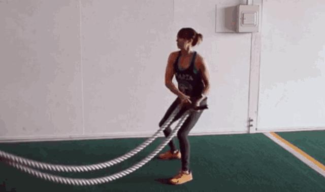 健身初学者不建议用战绳,健身房战绳怎么用