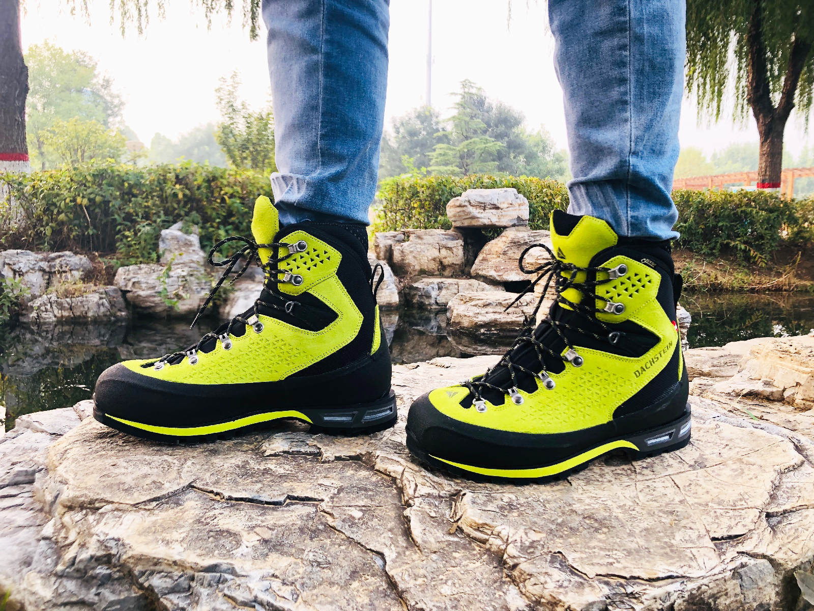 高帮登山鞋的缺点,lowa高帮登山鞋测评