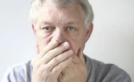 经常打嗝的人要注意了，有可能是肝癌的警示信号