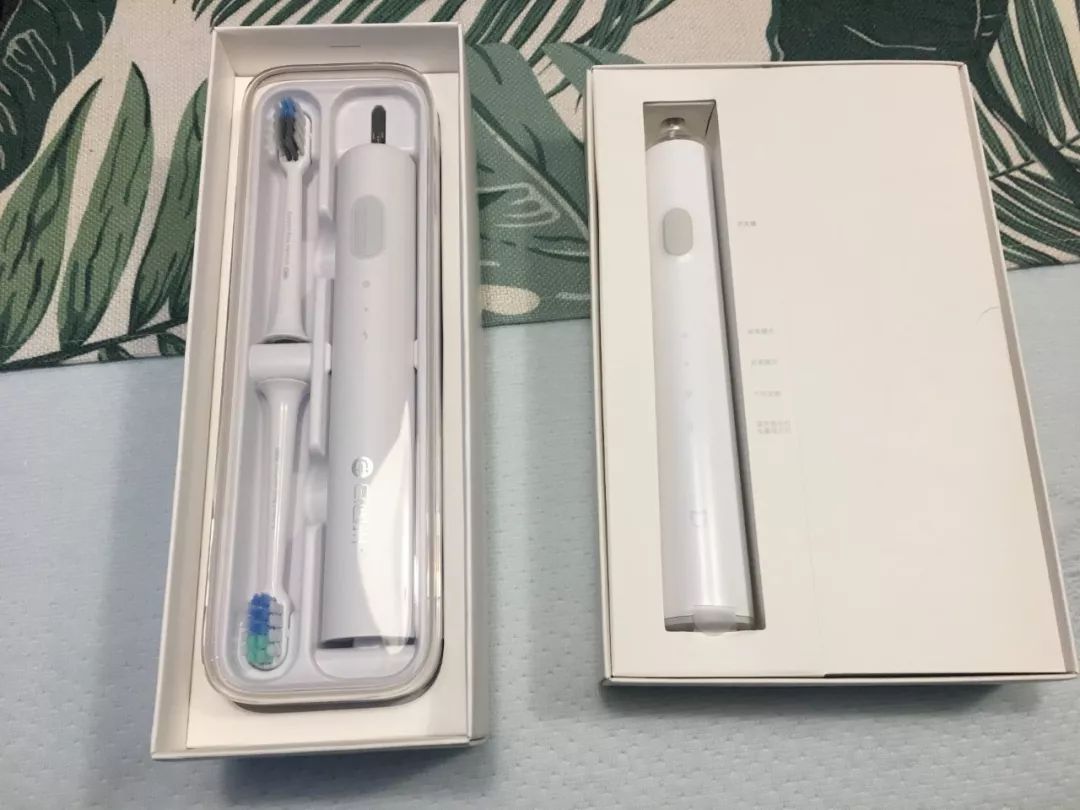 米家电动牙刷三个版本区别,米家电动牙刷t100和t300的区别