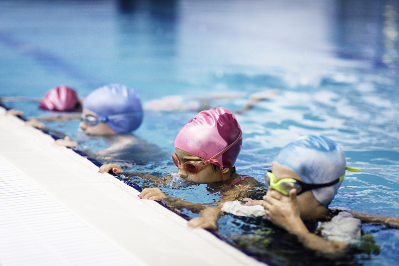 为什么新手学游泳漂浮不起来,游泳教学视频新手入门儿童