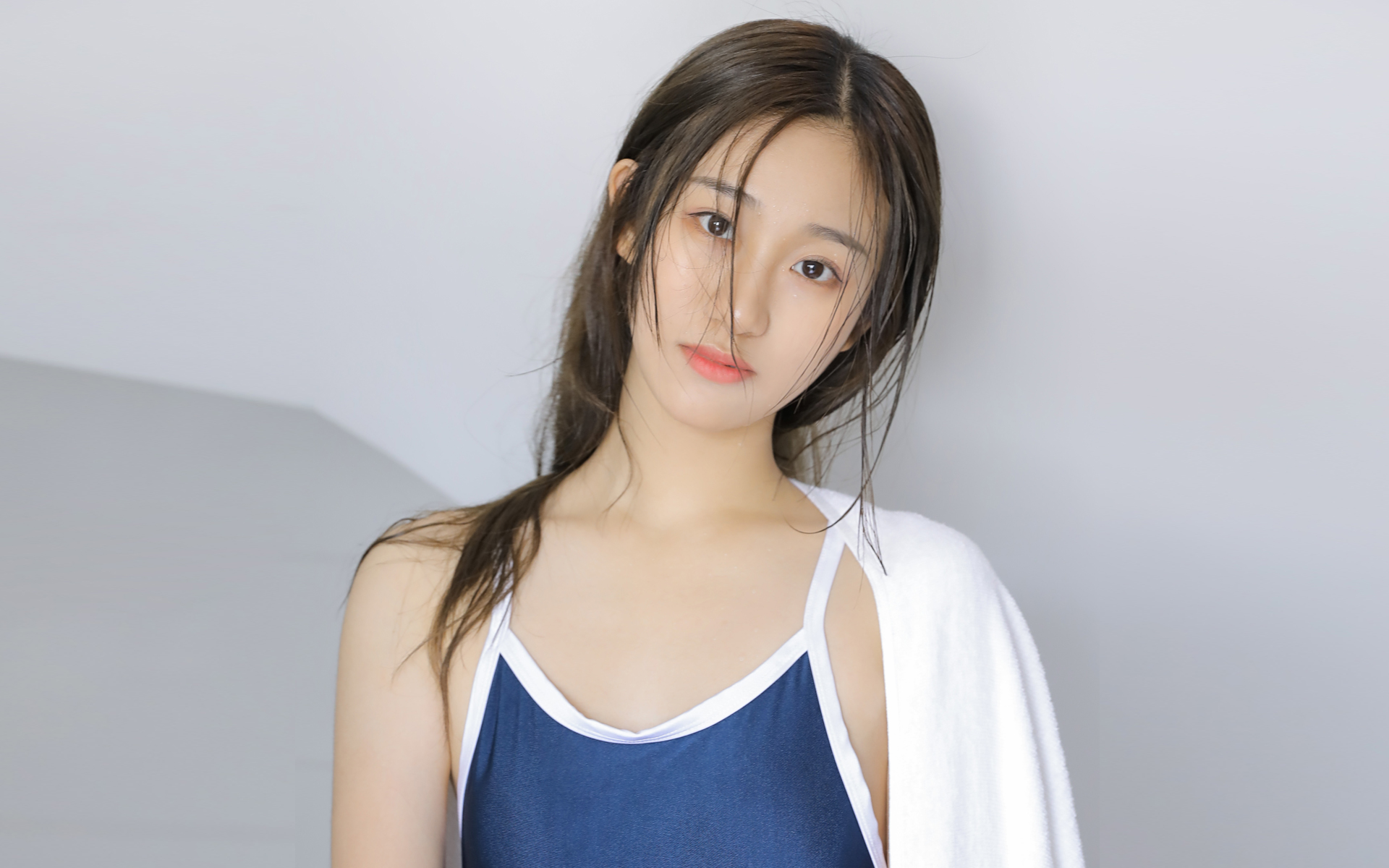 跟心仪女生每天聊天都有哪些话题,怎么聊天会让女生感受到爱意