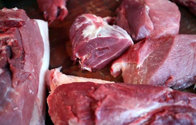 猪肉饺子馅又柴又干，是肉买错，饺子馆老板教买肉，肉馅鲜嫩多汁