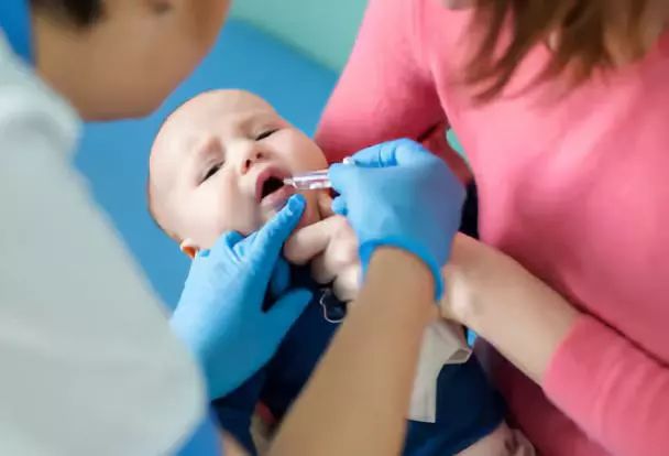 轮状病毒腹泻发烧怎么办,宝宝病毒感染腹泻反复发烧怎么办