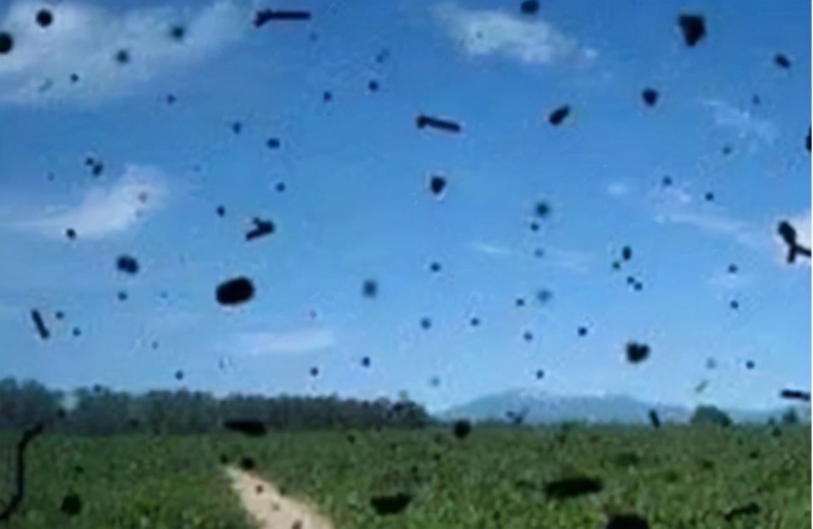 眼睛疼前面有黑点出现,眼睛前面总有黑点在飘是什么原因