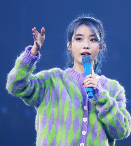 iu悼念雪莉的图片,iu得知雪莉去世崩溃大哭