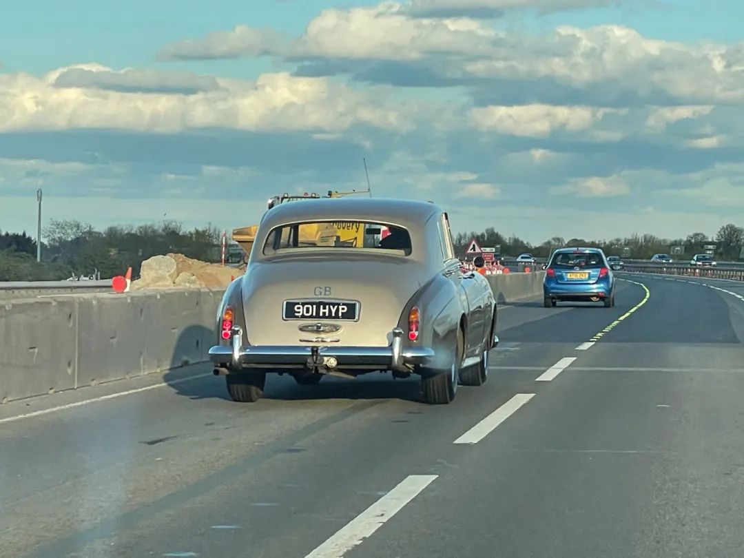 英国夜晚自驾,英国自驾游20000够吗