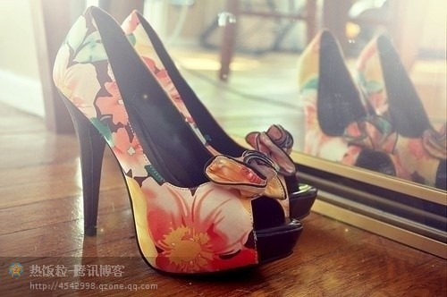 高跟鞋怎么走路不累不痛,穿高跟鞋脚不痛的小窍门