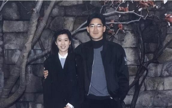 三星“太子妃”韩国顶级名媛，是怎么踹韩版王思聪的？婚离得值