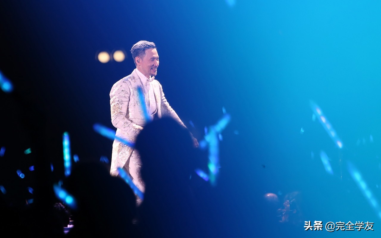 歌神张学友一共有多少首歌,歌神张学友早年的电影